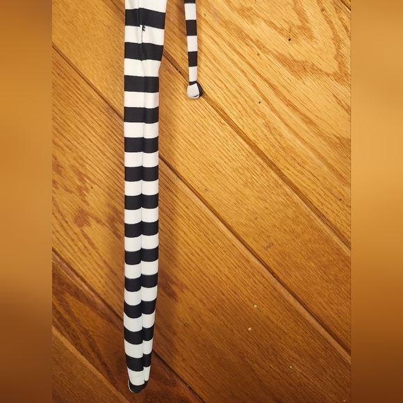 Cocoship Black And White Striped Women's Size 16 Bikini Halter Top NWT - Picture 10 of 11